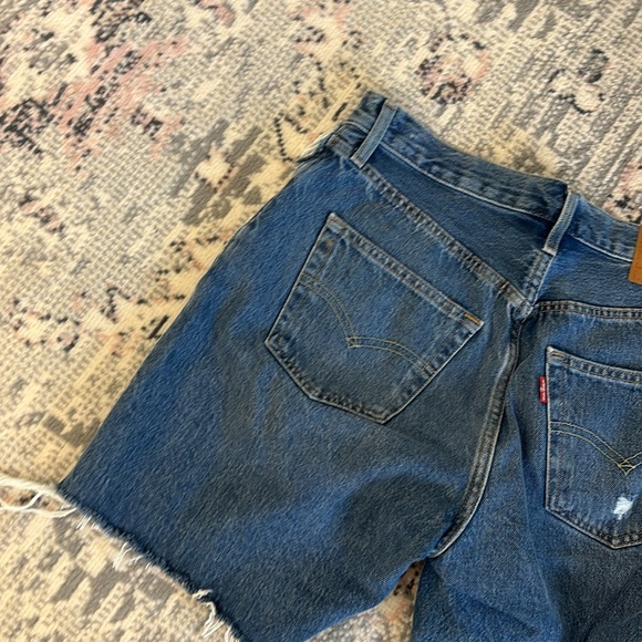Levi’s denim shorts - Picture 3 of 4